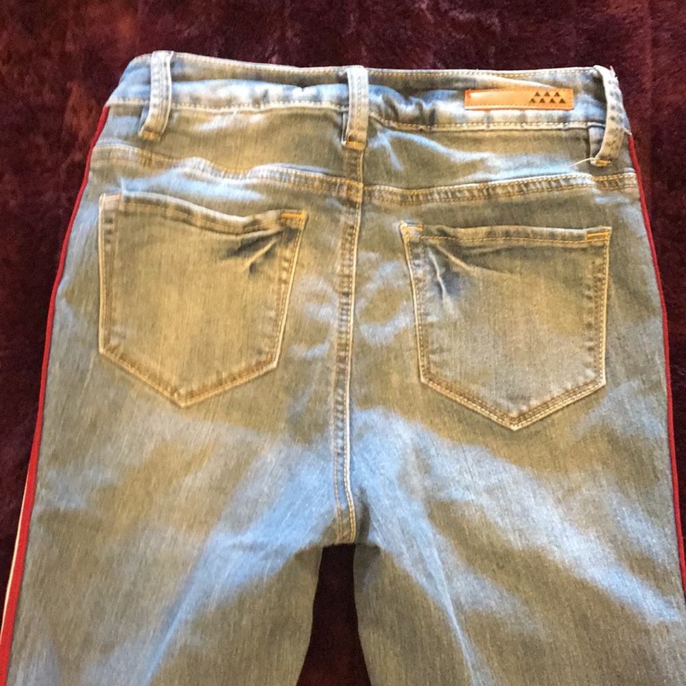 Juniors Side-trimmed Skinny Jeans - Picture 4 of 5